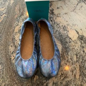 EUC MOONSTRUCK TIEKS SIZE 9